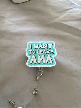 Aqua "I WANT TO LEAVE AMA" Badge Reel